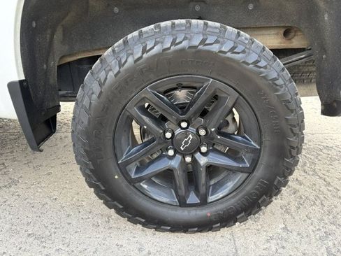 Used 2019 Chevrolet Silverado 1500 LT Trail Boss AWD/4WD image 10