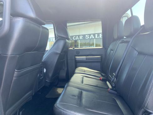 Used 2011 Ford F250 Lariat w/ Lariat Interior Pkg AWD/4WD image 3