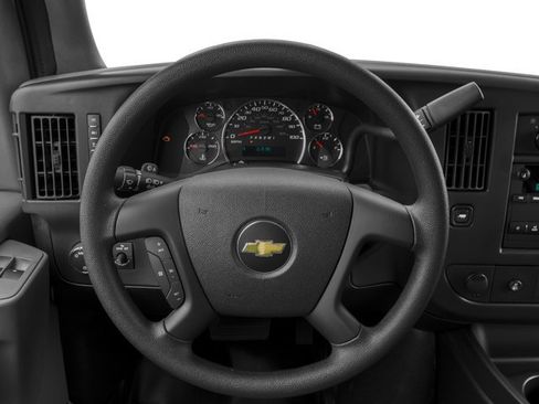 Used 2017 Chevrolet Express 3500 RWD image 10
