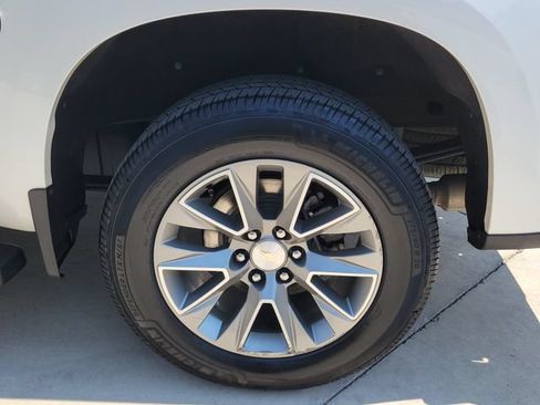 Used 2019 Chevrolet Silverado 1500 High Country w/ Z71 Off-Road Package AWD/4WD image 13
