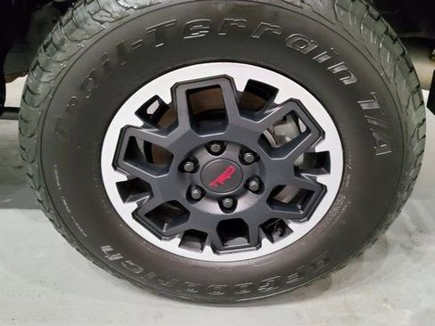 Used 2024 Toyota Tacoma TRD Off-Road image 36
