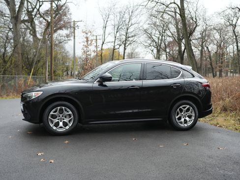 Used 2020 Alfa Romeo Stelvio Sport w/ Cold Weather Package image 10