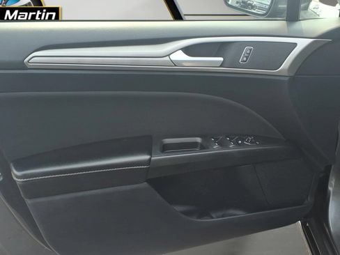 Used 2020 Ford Fusion SE AWD/4WD image 8
