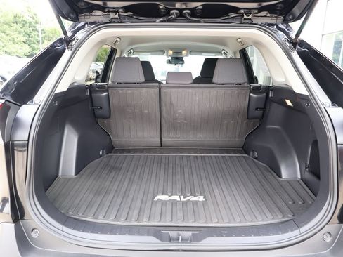 Used 2020 Toyota RAV4 LE w/ All Weather Liner Package AWD/4WD image 25