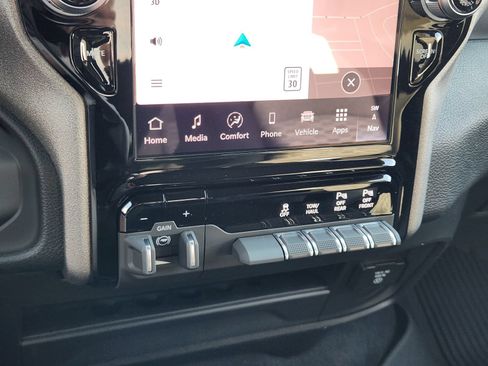 New 2026 RAM 2500 Tradesman AWD/4WD image 18