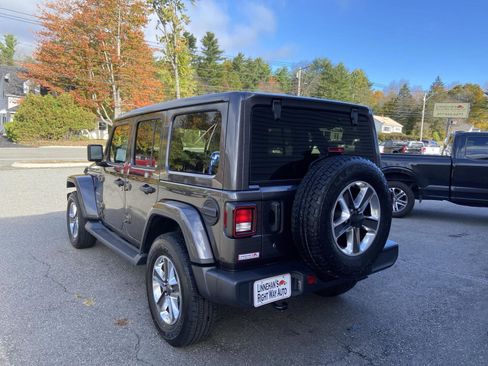 Used 2020 Jeep Wrangler Unlimited Sahara image 3