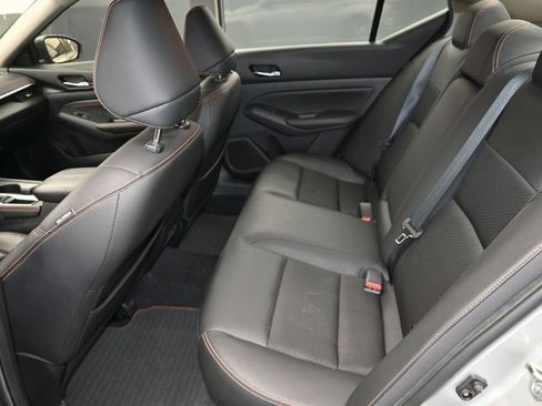 Used 2020 Nissan Altima 2.5 SR w/ Premium Package image 12