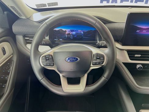 Used 2025 Ford Explorer Active image 14