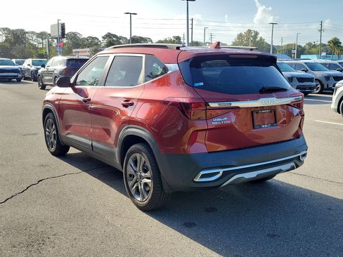 Used 2023 Kia Seltos S w/ Navigation Package AWD/4WD image 4
