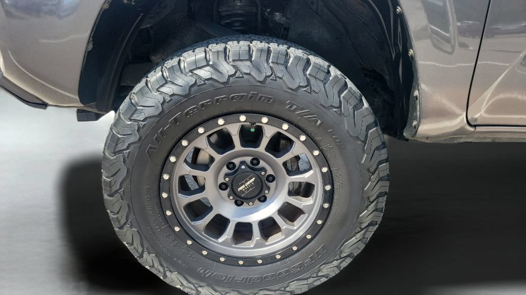 Used 2017 Toyota Tacoma SR w/ Tow Package AWD/4WD image 25