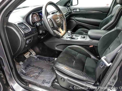 Used 2017 Jeep Grand Cherokee SRT AWD/4WD image 13