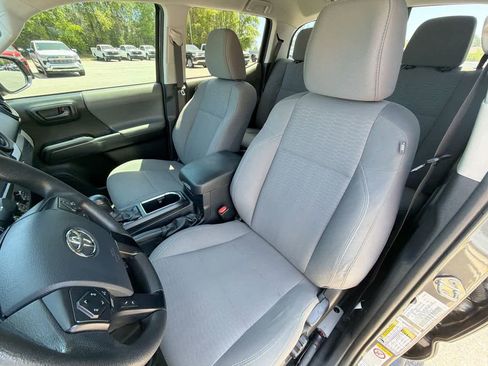 Used 2019 Toyota Tacoma SR w/ SR Convenience Package image 16