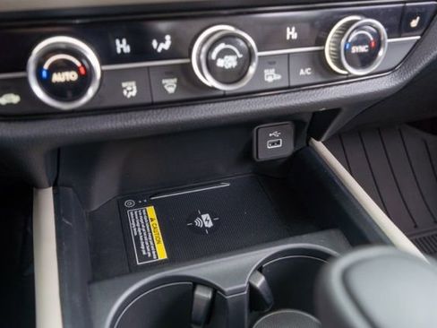 Used 2024 Honda HR-V EX-L image 25