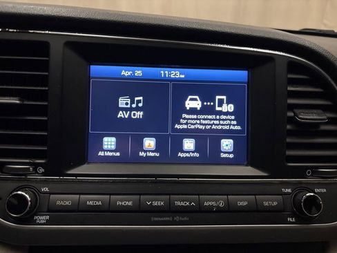 Used 2017 Hyundai Elantra SE FWD image 19