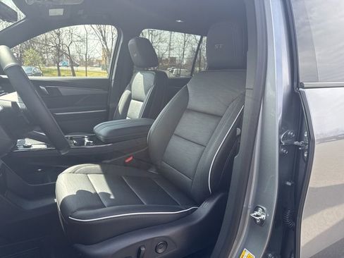 New 2026 Buick Enclave Sport Touring w/ Power Package AWD/4WD image 10
