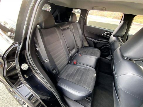 Used 2024 Mitsubishi Outlander SE image 25