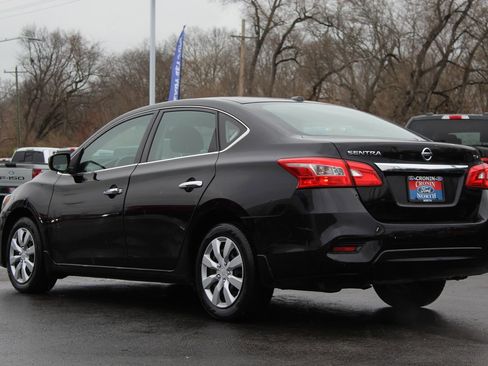 Used 2017 Nissan Sentra SV image 5