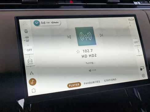 New 2025 Land Rover Range Rover Sport SE image 15