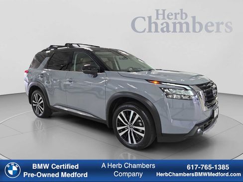 Used 2025 Nissan Pathfinder Platinum w/ Cargo Package AWD/4WD image 1
