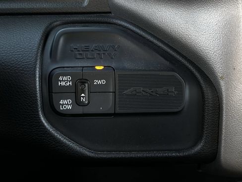 Used 2024 RAM 2500 Big Horn AWD/4WD image 22