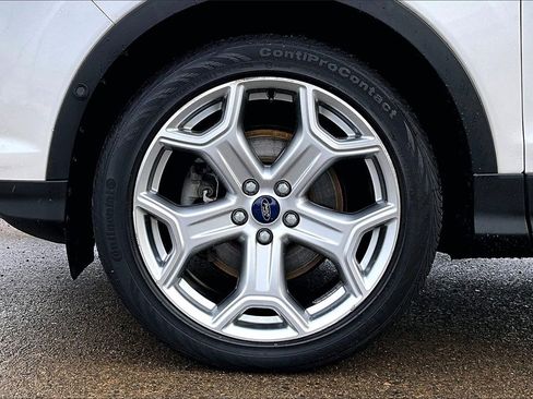 Used 2018 Ford Escape Titanium w/ Ford Safe & Smart Package image 12