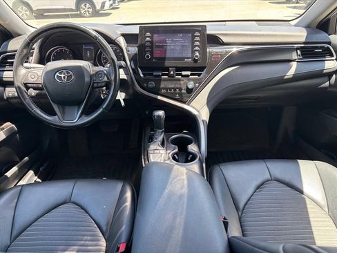 Used 2023 Toyota Camry SE FWD image 4