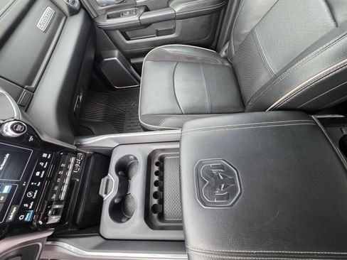 Used 2022 RAM 3500 Laramie AWD/4WD image 23
