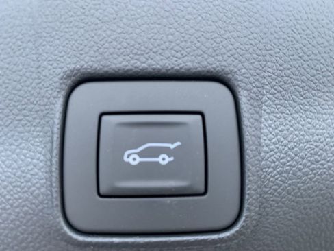 New 2025 Chevrolet TrailBlazer LT w/ Convenience Package FWD image 11