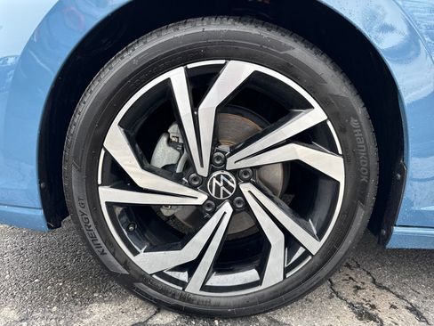 Certified 2025 Volkswagen Jetta SEL image 17