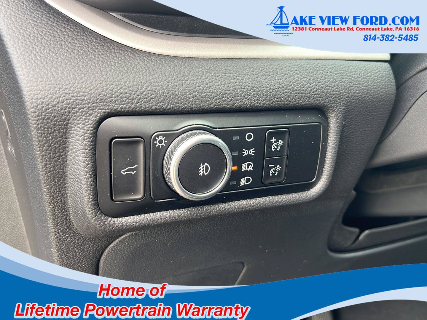 Used 2023 Ford Explorer XLT w/ Equipment Group 202A AWD/4WD image 25