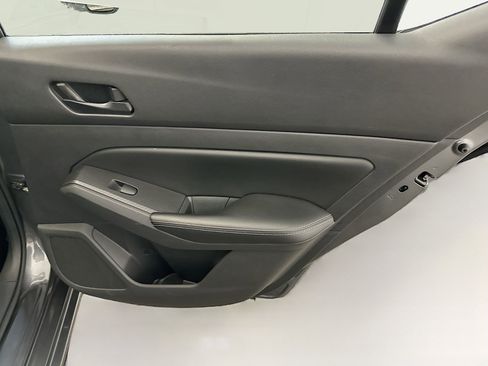 Used 2024 Nissan Altima 2.5 SV image 30