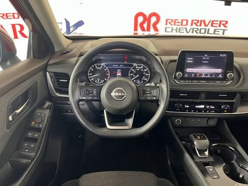 Used 2023 Nissan Rogue SV AWD/4WD image 14