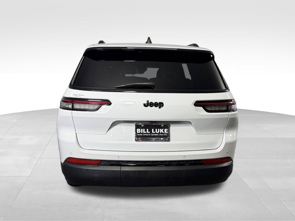 Used 2024 Jeep Grand Cherokee L Altitude RWD image 9