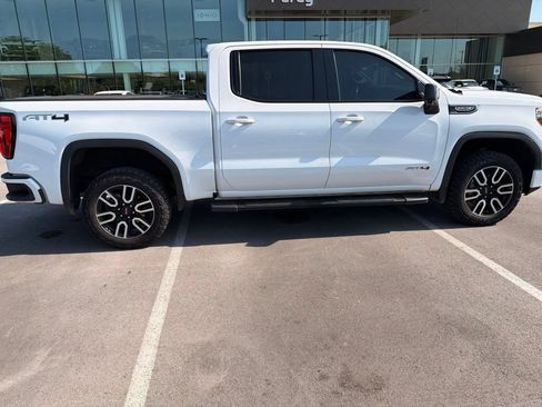 Used 2021 GMC Sierra 1500 AT4 w/ AT4 Value Package AWD/4WD image 4