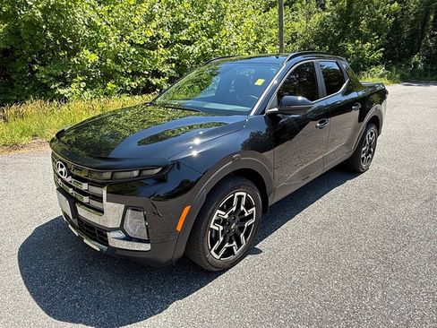 Used 2025 Hyundai Santa Cruz Limited AWD/4WD image 2