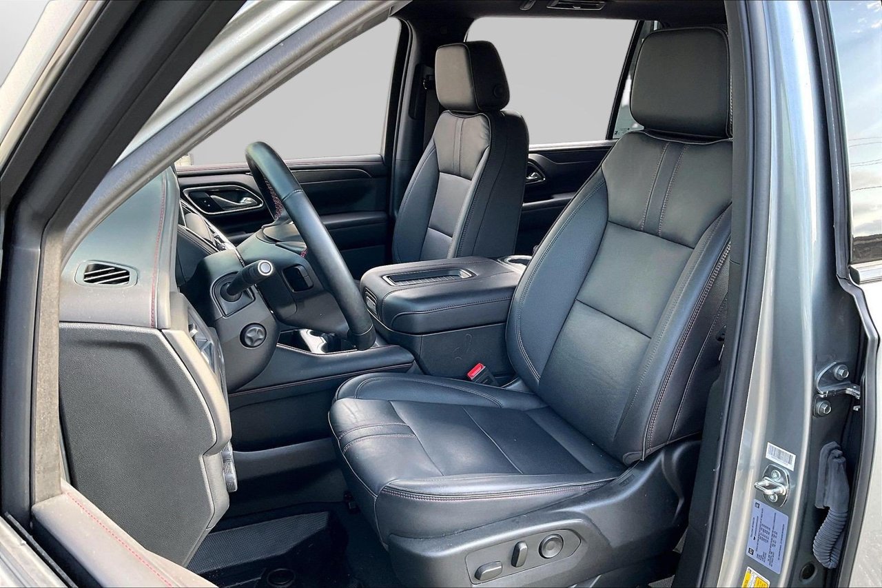 Used 2024 Chevrolet Suburban RST w/ Luxury Package AWD/4WD image 22