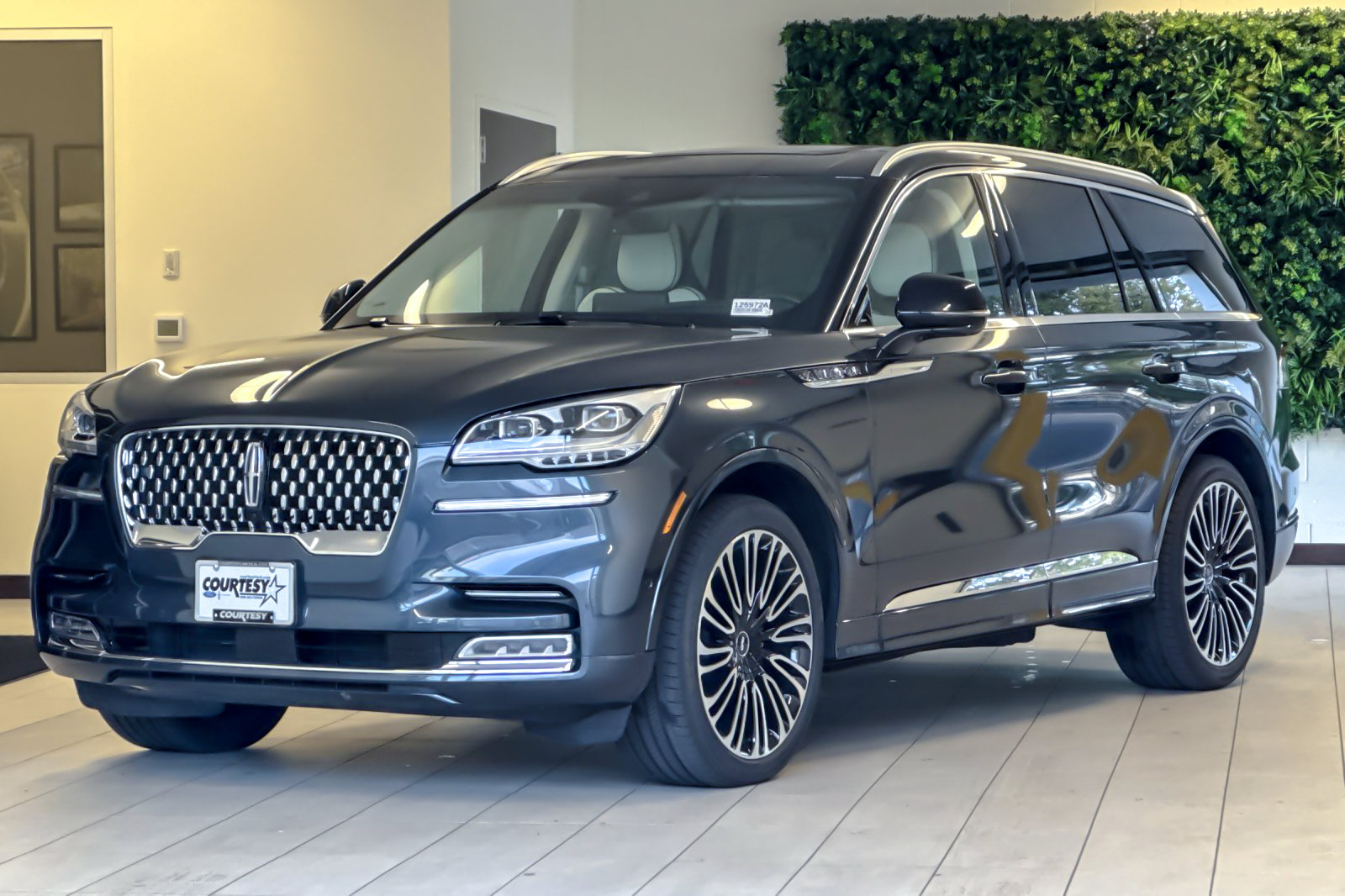 Certified 2023 Lincoln Aviator Black Label w/ Dynamic Handling Package AWD/4WD image 8