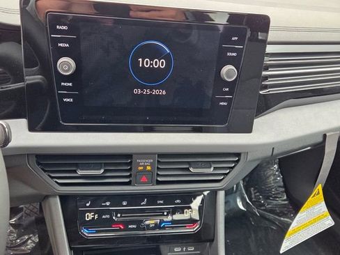 New 2026 Volkswagen Jetta SE FWD image 19