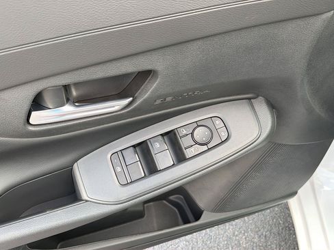 New 2026 Nissan Sentra SV w/ SV Convenience Package FWD image 33
