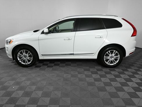 Used 2016 Volvo XC60 T5 Premier w/ Proximity Package FWD image 3