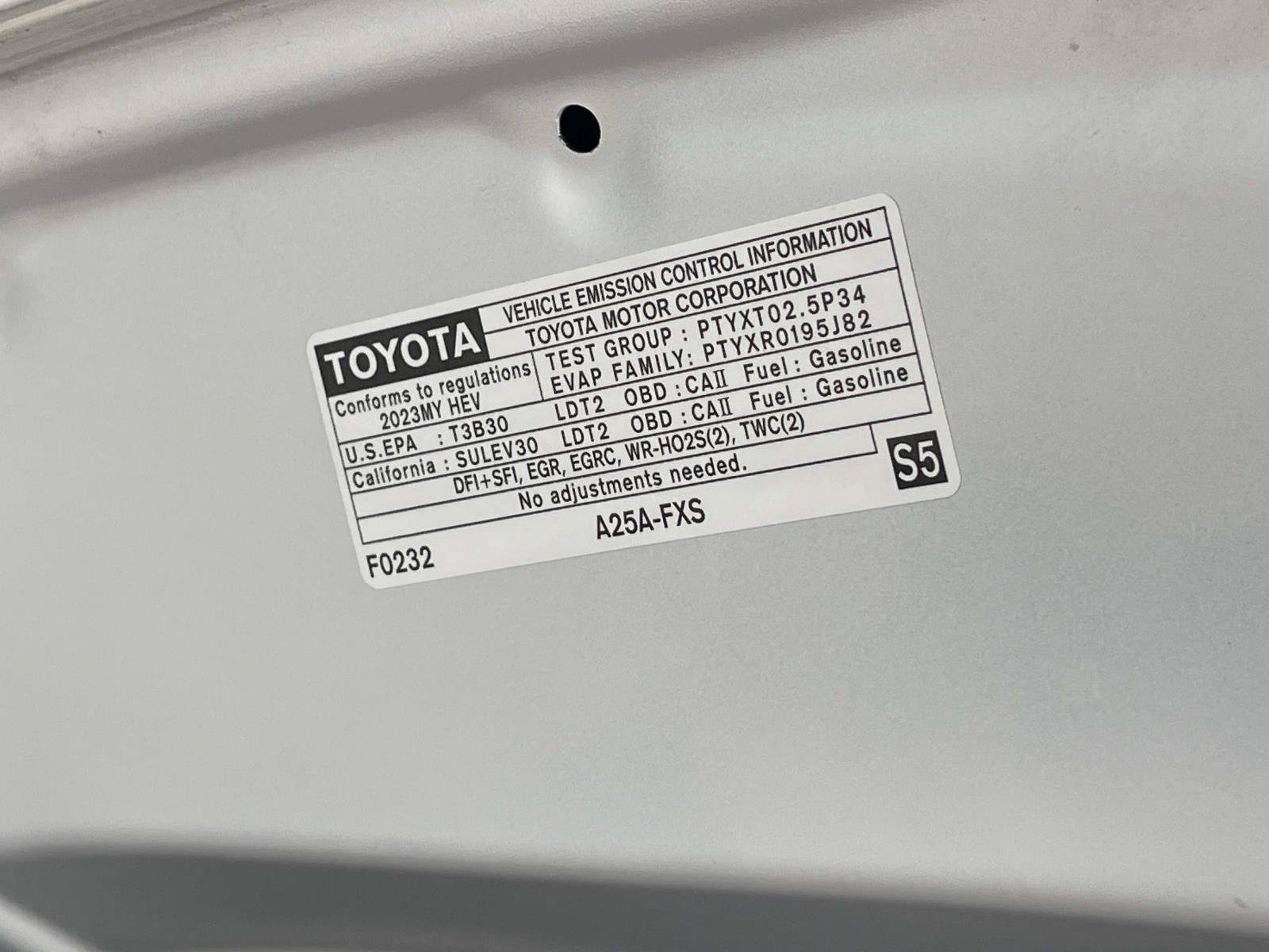 Used 2023 Toyota Sienna XSE FWD image 16
