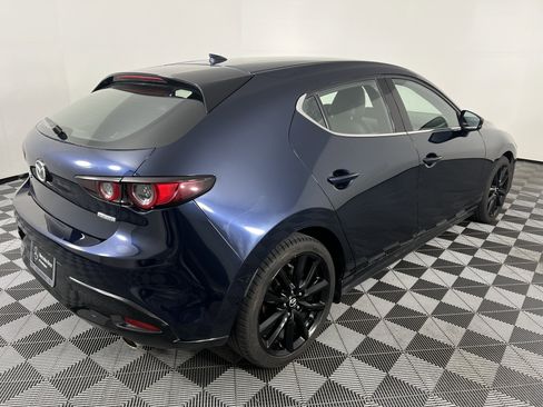 Used 2019 MAZDA MAZDA3 Hatchback w/ Premium Package image 13