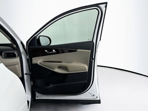 Used 2017 Kia Sorento LX image 30