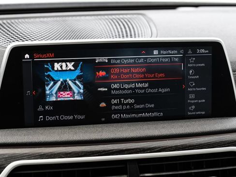 Used 2020 BMW 740i w/ Premium Package RWD image 37