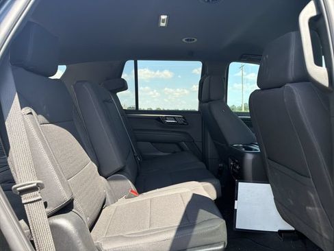 Used 2026 Chevrolet Tahoe LS RWD image 16