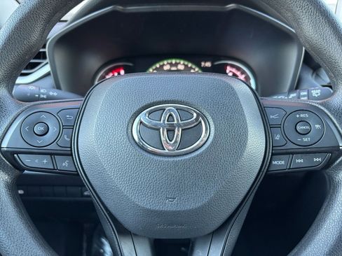 Used 2025 Toyota RAV4 XLE image 30