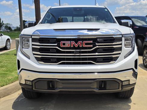 Used 2025 GMC Sierra 1500 SLT w/ SLT Premium Plus Package AWD/4WD image 22