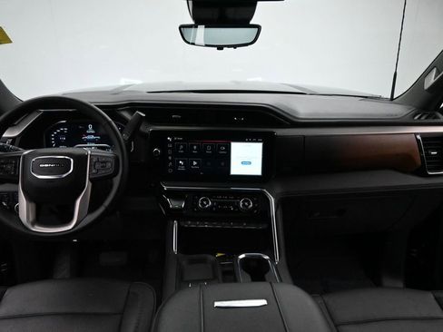 Used 2025 GMC Sierra 3500 Denali w/ Technology Package AWD/4WD image 20