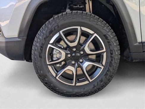 Used 2024 Jeep Compass Trailhawk image 9