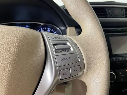 Used 2015 Nissan Rogue S w/ S Family Package FWD image 9